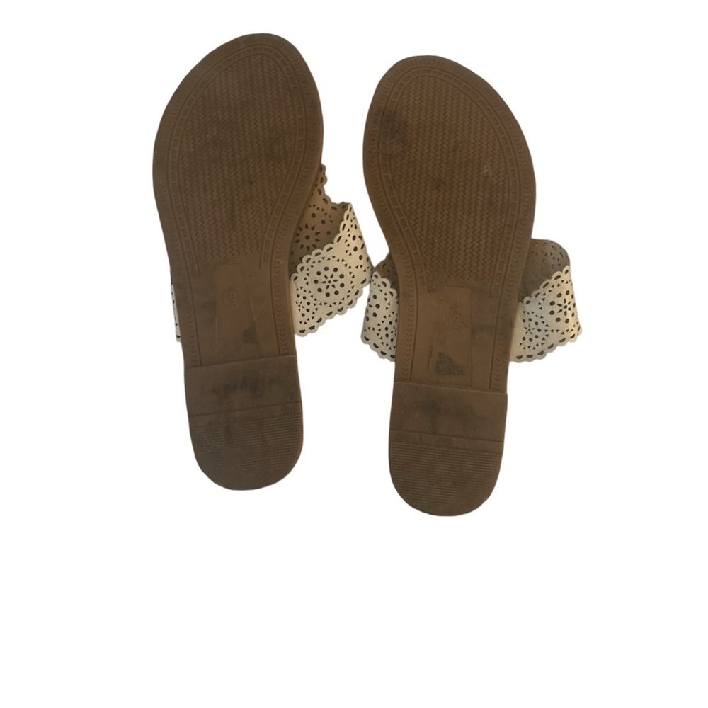 New Sandals flip flops size 9 xoxo - Picture 2 of 2